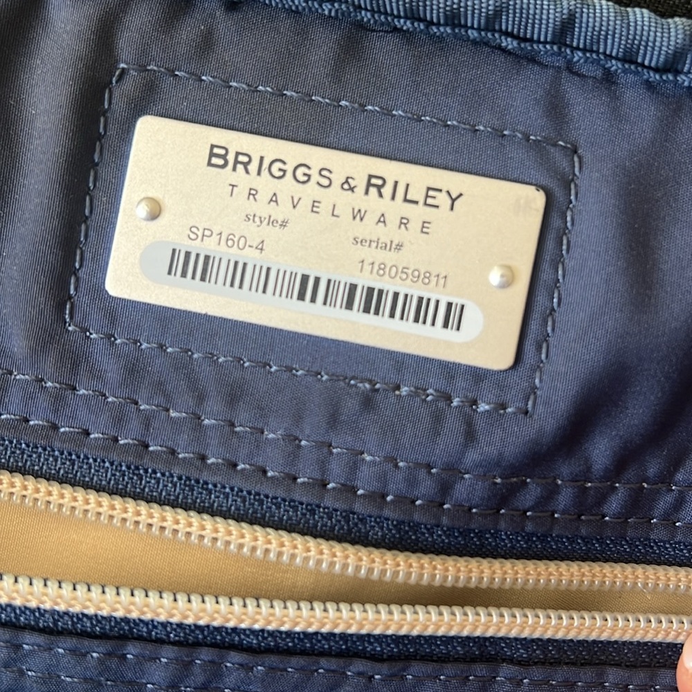 Briggs & Riley Nylon BackPack - Picture 4 of 13